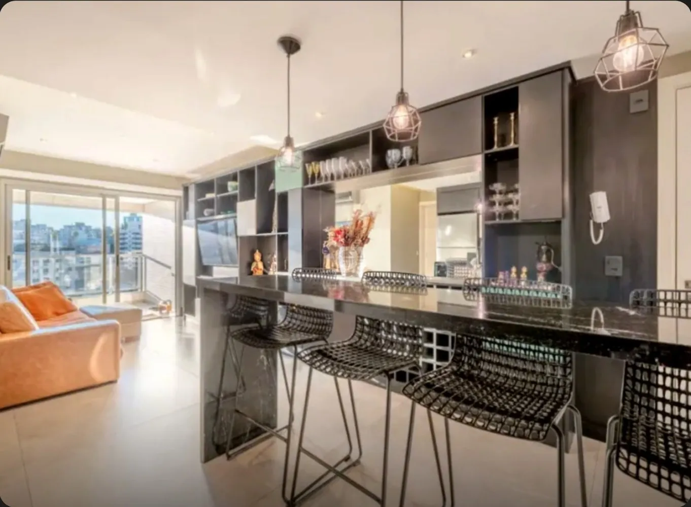 1 dormitório no Trend Nova Carlos Gomes, 54 m², andar médio, R$ 730 mil. Fotografias da seleção Me Mostra.
