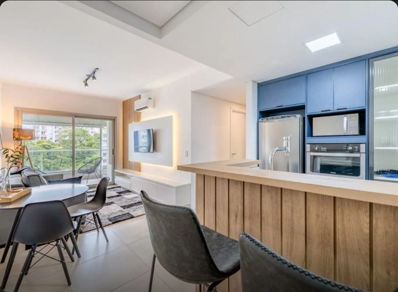1 dormitório no Trend Nova Carlos Gomes, 54 m², andar baixo, R$ 649 mil. Fotografias da seleção Me Mostra.