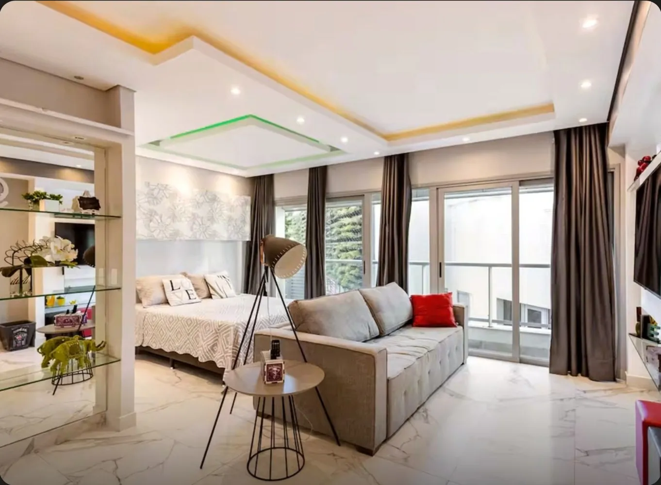 Studio no Trend Nova Carlos Gomes, 50 m², andar baixo, R$ 540 mil. Fotografias da seleção Me Mostra.